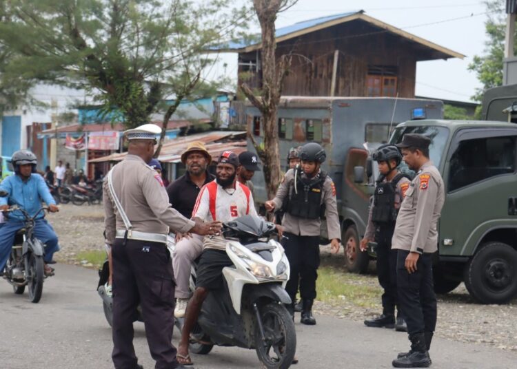 Personel Yahukimo Polda Papua bersama TNI lakukan Razia dan Patroli Jelang Putusan MK