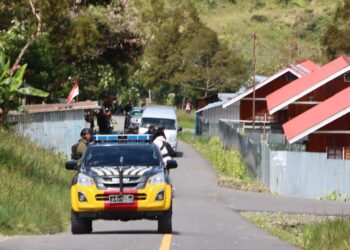 Pastikan Sitkamtibmas Aman dan Kondusif, Kapolda Papua Tengah Bersama PJ. Bupati dan Kapolres Puncak Jaya Laksanakan Patroli Dialogis