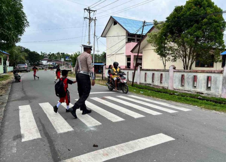 Untuk menciptakan Kamseltibcar Lantas, Sat Lantas Polres Sarmi rutin giat pengaturan di pagi hari