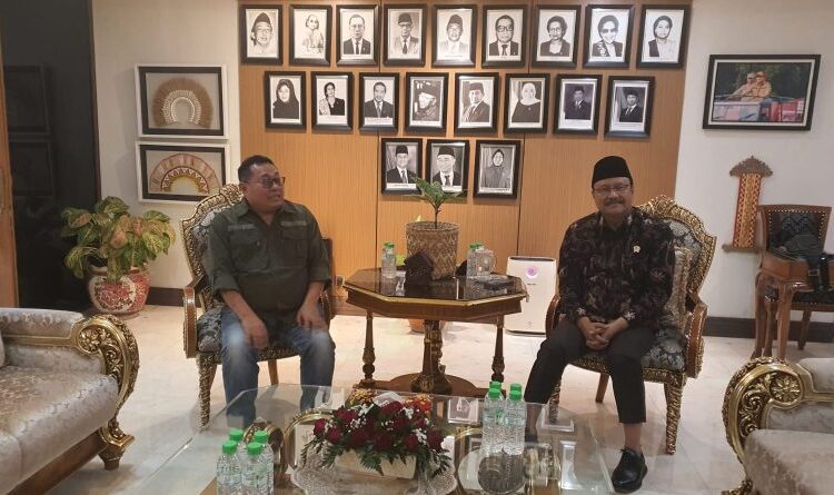 Ketua Umum SMSI Temui Mensos Bahas Sinergi dalam Peringatan HPN 2025