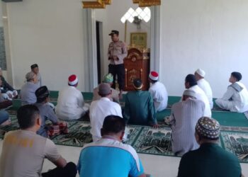 Polsek Muara Tami Polda Papua Sambangi Jemaah Masjid Miftahul Amal