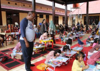 Polres Jayapura Polda Papua dan Alumni 97 SMA N 1 Sentani Gelar Lomba Mewarnai untuk Anak-Anak Sekabupaten dan Kota Jayapura