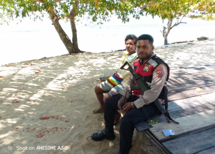 Lewat Sambang, Personil Polsubsektor Pulau Liki Ajak Warga Wujudkan Kamtibmas Yang Kondusif