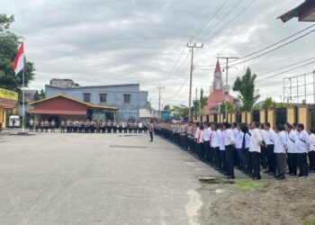 Kapolda Papua Tengah Pimpin Apel Gabungan di Polres Mimika