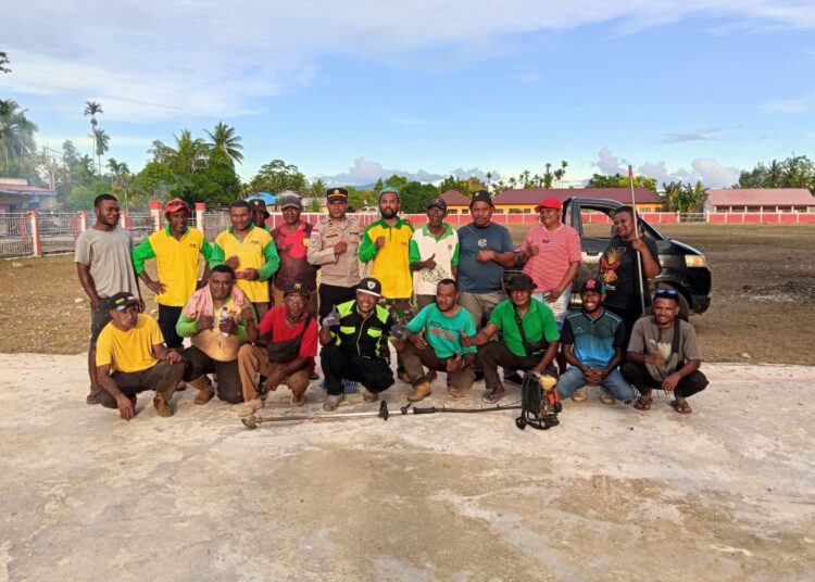 Polsek Muara Tami Polda Papua Gelar Gotong Royong Bersama Warga Binaanya