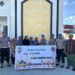 Personil Bidpropam Polda Papua Berbagi Takjil Gratis kepada Jamaah Masjid