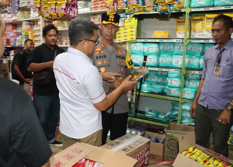 Masuk minggu ke 2 Ramadhan, Kapolres Biak bersama Satgas Pangan Polres Biak Pantau Harga di Pasar Tradisional
