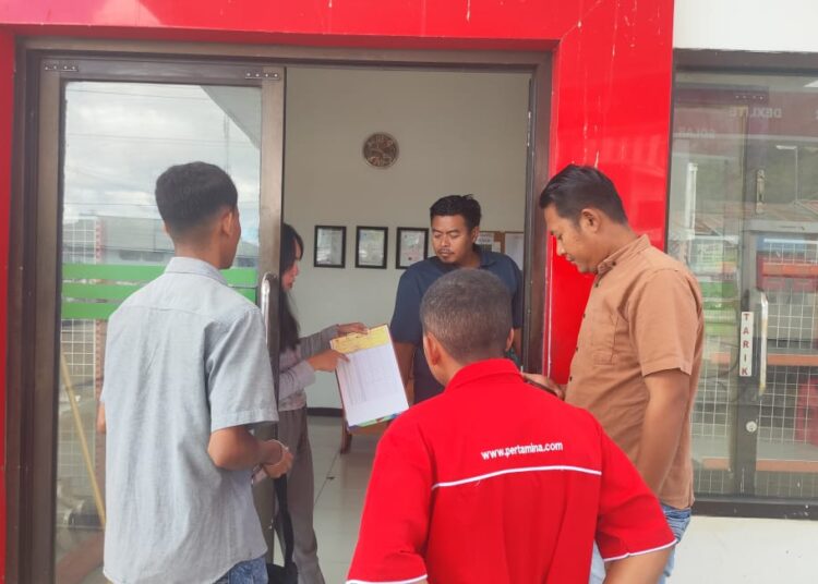 Polres Paniai Polda Papua Tengah Melalui Sat Reskrim Polres Paniai Memantau dan Mengecek Pendistribusian BBM dan Gas LPG di Kabupaten Paniai