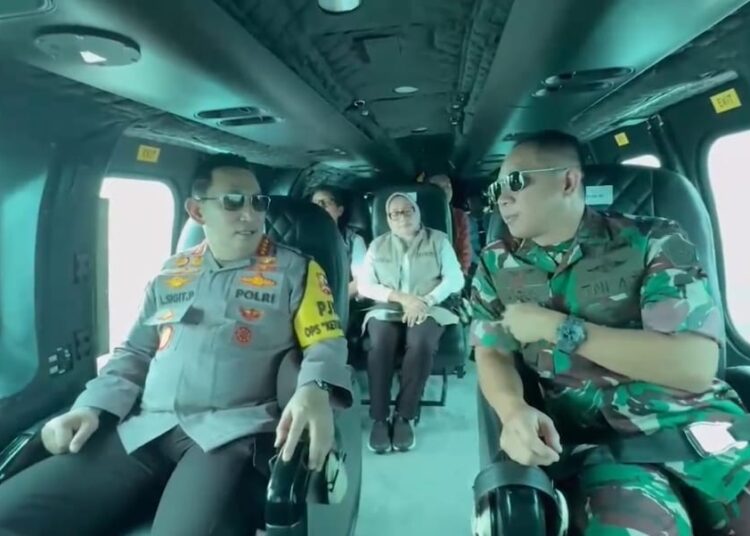 Menko PMK, Kapolri-Panglima TNI Naik Heli Pantau Arus Mudik di Pelabuhan Merak