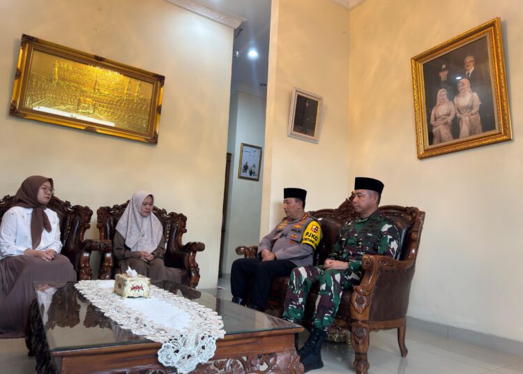 Kapolri Berikan Penghargaan Rekpro Bintara ke Daffa, Sepupu Almarhum Briptu Ghalib