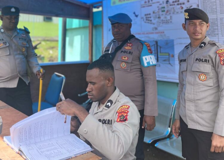 Polres Tolikara Polda Papua Tengah Pantau Aktivitas Masyarakat di Hari Ke – 2 Lebaran Idul Fitri