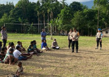 Satgas si-ipar polres jayapura sambangi warga kompleks bahtera hebron, sosialisasikan program pendidikan dalam ops rasaka cartenz 2025