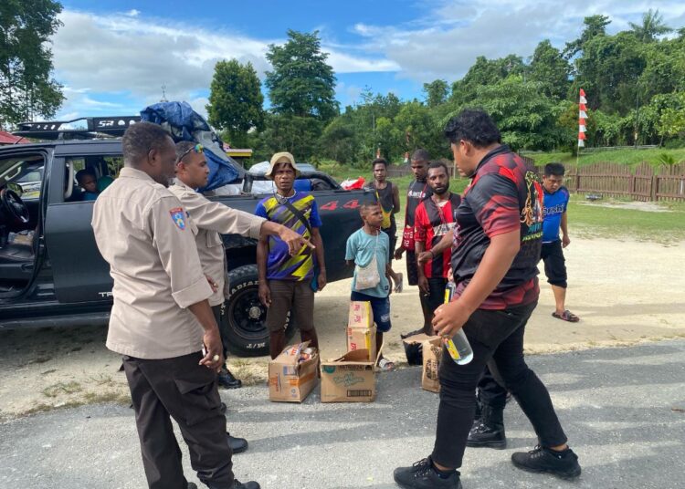 Polsek Arso Polda Papua Lakukan Penyitaan Miras, Ciptakan Situasi Kondusif