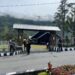 Personel Gabungan TNI-POLRI di Kab. Puncak Jaya Gelar Patroli Dialogis dan Amankan Jalannya Ibadah Minggu Paskah