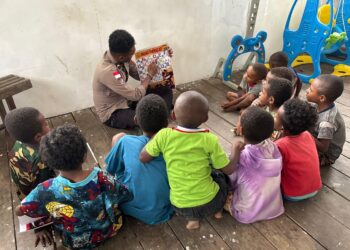 Program Si-IPAR Operasi Rasaka Cartenz 2025 Hadir Berikan Pengenalan Huruf Bagi Generasi Emas Papua Di Kota Oksibil Kab. Pegunungan Bintang