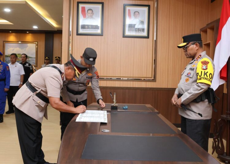Kapolda Papua Pimpin Upacara Sertijab Kapolres Yahukimo, Ini Pesannya