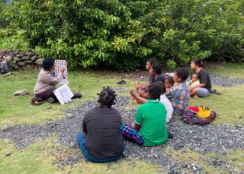 Satgas Si-Ipar Polres Jayapura Hadirkan Keceriaan Belajar bagi Anak-anak Doyo Baru