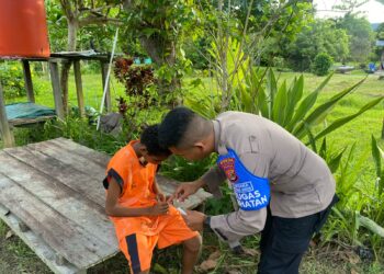 Aksi Kemanusiaan Satgas Keladi Sagu Polres Jayapura di Kampung Waibron