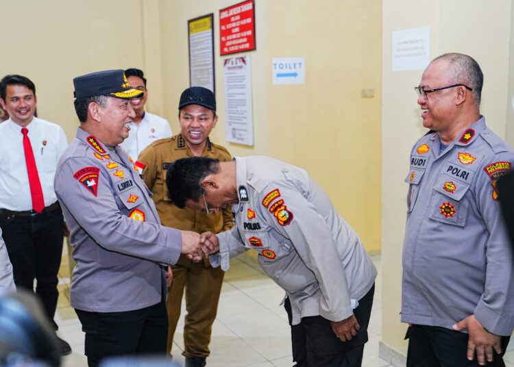 Apresiasi Personel Pemilik Pesantren Gratis, Kapolri “Perwirakan” Aiptu Jimmi