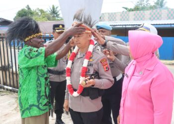 Tiba Di Mako Polres Mappi, Kapolres Mappi di Sambut Ketua Lembaga Masyarakat Adat Kabupaten Mappi