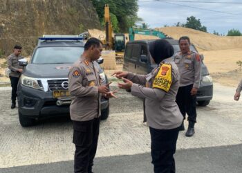 Kabid Humas Polda Papua Periksa Berkala Kendaraan Dinas