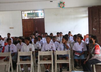 Polisi Masuk Sekolah! Satgas Si-Ipar Polda Papua Ajak Siswa YPPGI Sentani Jauhi Kenakalan Remaja