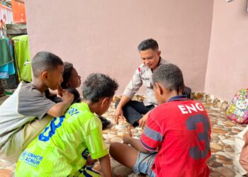 Subsatgas Si Ipar Polresta Jayapura Kota Berikan Materi Pembelajaran Kepada Anak Putus Sekolah