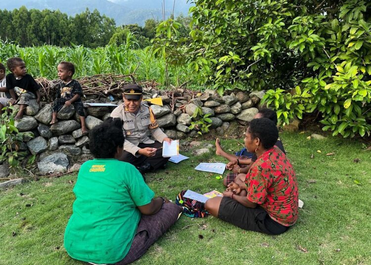 Pelajaran di Senja Hari: Sentuhan Kasih Satgas Si-Ipar di Tanah Sentani