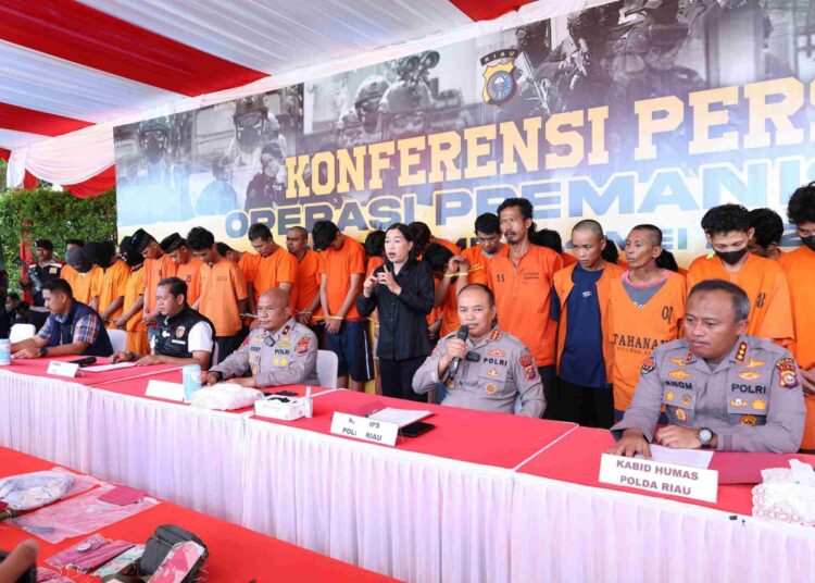 Polda Riau Konferensi Pers Pengungkapan Kasus Premanisme/Kejahatan Jalanan Hasil Operasi Pekat Lancang Kuning 2025