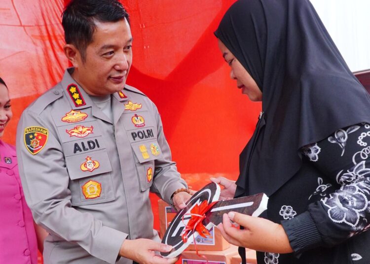 Polisi di Bandung ‘Patungan’, Biayai Perbaikan Rumah Warga Korban Gempa