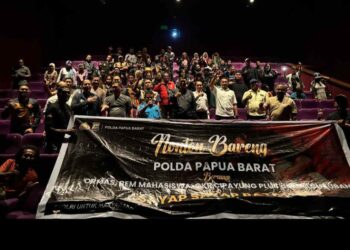 Polda Papua Barat Gelar Nonton Bersama Film “Sayap Sayap Patah 2” Bersama Organisasi Masyarakat di Manokwari