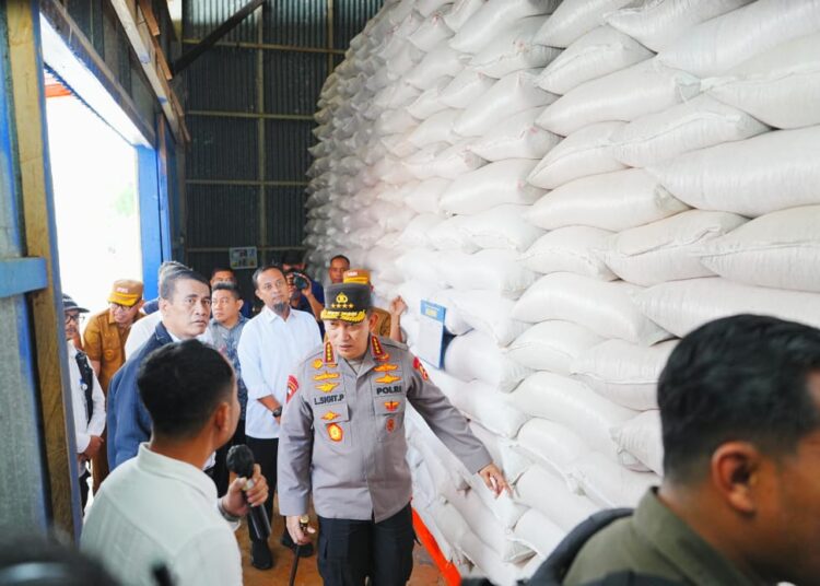 Kapolri-Mentan Tinjau Gudang Bulog Tanete, Cek Kesiapan Tampung dan Jaga Kualitas Pangan