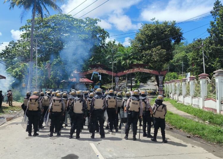Kapolresta “Aksi Demo Hari Ini Tak Berijin dan Berujung Ricuh, 4 Personel Jadi Korban, Satu Truck Polri Hangus Dibakar”