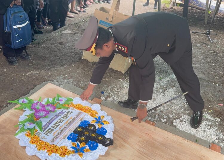 Kapolresta Pimpin Upacara Pemakaman Alm. Aiptu Philipus H. Indrajanto Porat