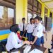 Peduli Kesehatan Masyarakat, Dokkes Polres Boven Digoel Polda Papua Berikan Pelayanan Kesehatan di Sekolah