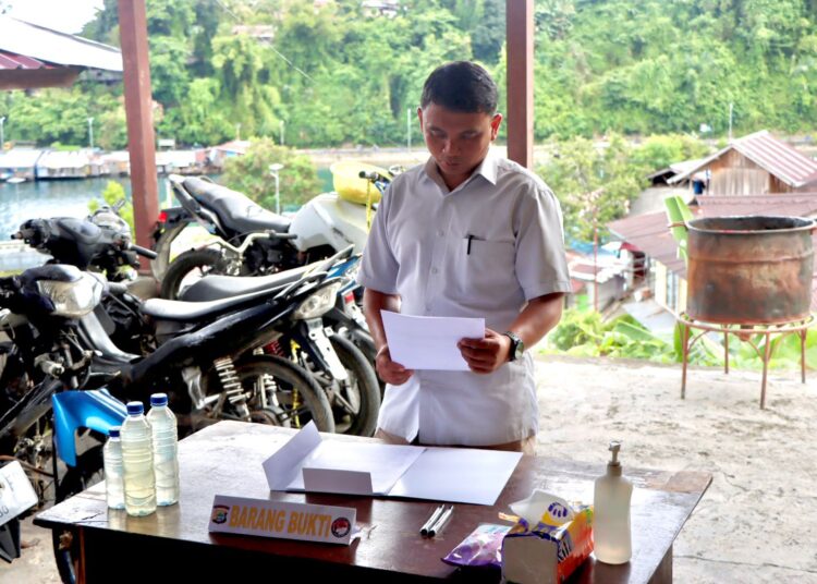 Komitmen Berantas Miras, Polres Fakfak Gelar Pemusnahan Barang Bukti