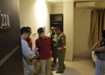 Satpol PP Kota Bandung Gelar Operasi: 17 Orang Asusila Diamankan dan 213 Botol Minol Disita