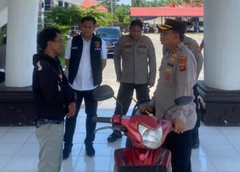 Tindak Pidana Premanisme Pemerasan dan Pembakaran, Kapolres Pohuwato Serahkan bantuan Sepeda Motor Pada Korban