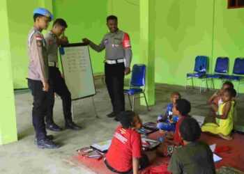 Satgas Si-Ipar ORC Berikan Materi Dasar kepada Anak-Anak di Papua