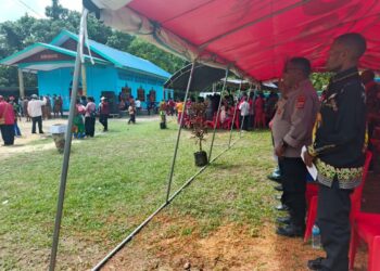 Polsek Arso Timur Laksanakan Pengamanan Hari Raya Pentakosta Klasis GKI Keerom