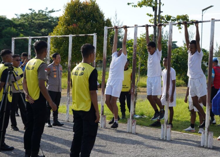 Polda Papua Barat Gelar Tes Jasmani Casis Bintara Polri T.A.2025