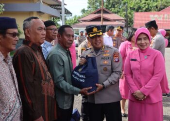 Sambut Hari Bhayangkara ke-79, Kapolda Kalteng Pimpin Bakti Sosial Sekaligus Berikan Bansos Untuk Purnawirawan Polri, Stunting dan Masyarakat di Murung Raya