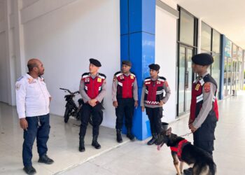 Polwan dan Unit Satwa K-9 Ditsamapta Laksanakan Patroli Dialogis di Sejumlah Titik Kota Jayapura