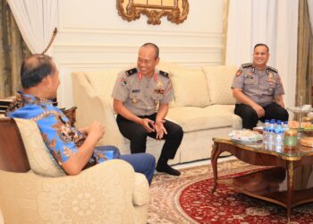 Dalam Rangka HUT Bhayangkara ke-79, Tim Mabes Polri Lakukan Anjangsana ke Mantan Kapolri Jenderal (Purn) Drs. Badrodin Haiti