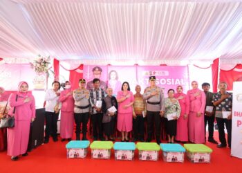 Saat Kunker di Polres Bartim, Kapolda Bersama Ketua Bhayangkari Daerah Kalteng Beri Tali Asih ke Personel yang Sakit, Warakawuri dan Masyarakat