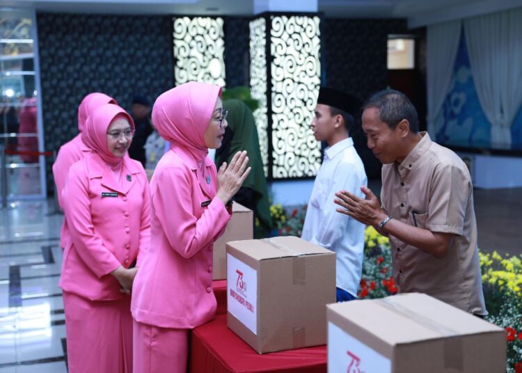 Bakti Sosial Bhayangkari Daerah Jawa Barat, Wujud Cinta Kasih untuk Masyarakat Rentan