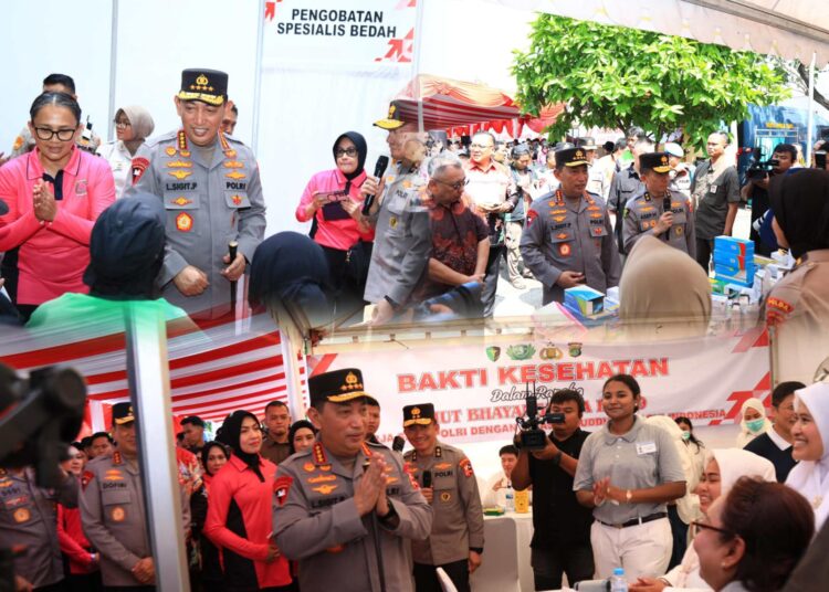 Tinjau Booth Pelayanan Kesehatan Gratis, Kapolri Tegaskan Komitmen Pelayanan Maksimal