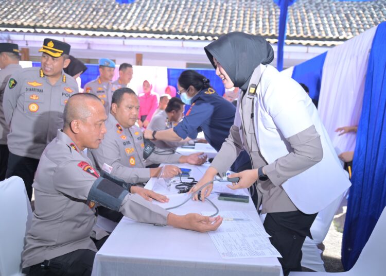 Semarak Hari Bhayangkara ke-79, Polda Jabar Gelar Donor Darah di Cikole Lembang