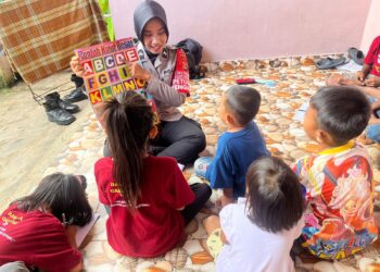 Operasi Rasaka Cartenz Berikan Ilmu Pengetahuan Melalui Edukasi Kepada Anak-Anak