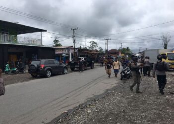 Polres Yahukimo Gelar Patroli Gabungan Polri dan TNI Antisipasi Gangguan Kamtibmas Di Dekai